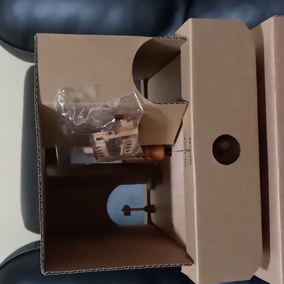 Wooderful Life Collectible Christmas Musical Box. New with tag. - Picture 3 of 8